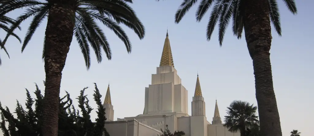 Two palm trees in front of the Oakland California Temple.