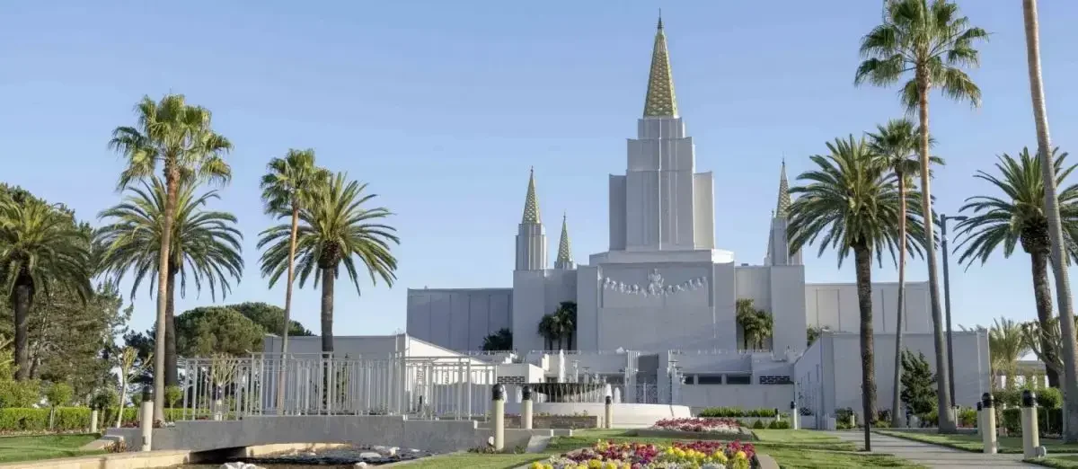 Oakland Temple With Fountain